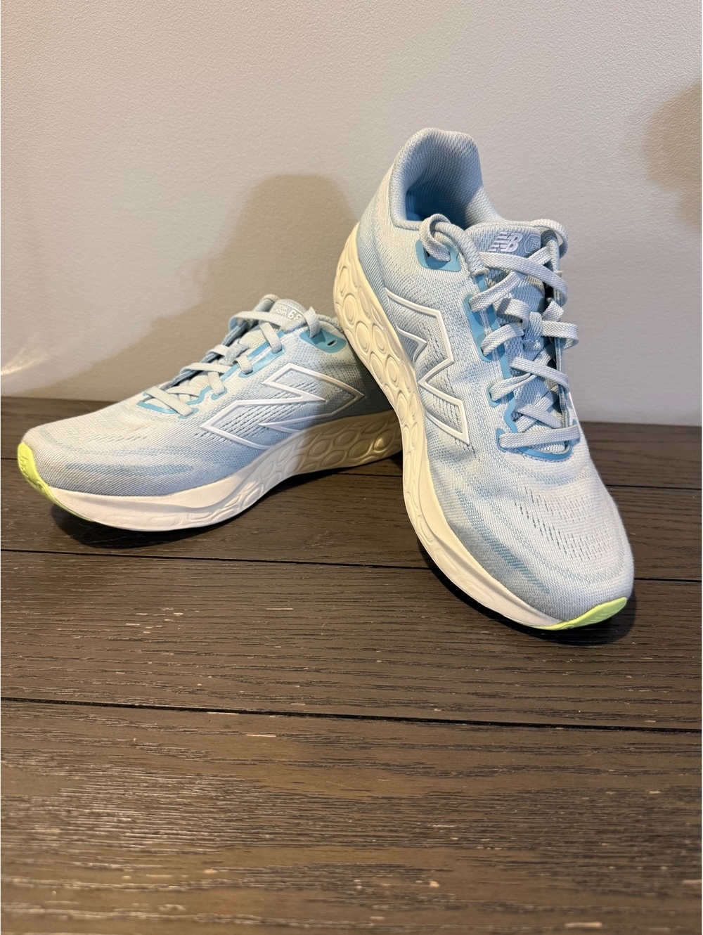New Balance 680 Light Blue Running Shoes Women’s Size 9.5